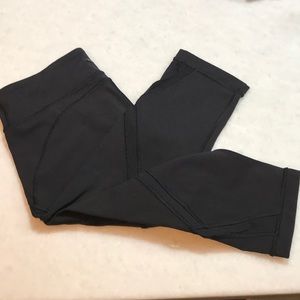 Lululemon crop size 6 mesh inserts legging